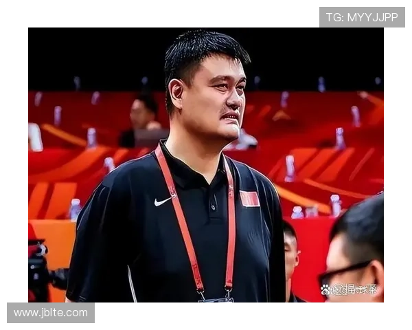 姚明担任奥运会开幕式旗手展现中国体育精神与国际影响力 姚明担任奥运会开幕式旗手展现中国体育精神与国际影响力